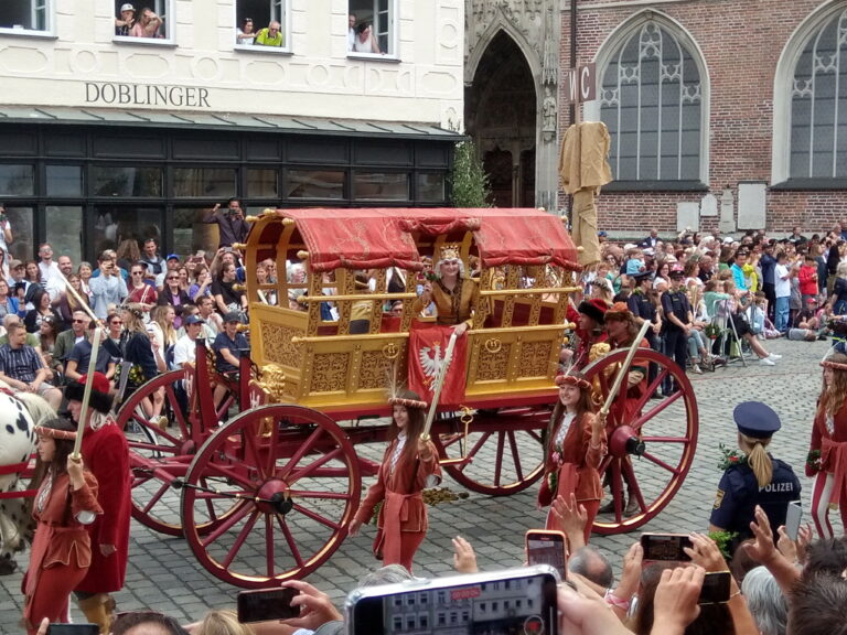 Bericht über die Exkursion zur Landshuter Hochzeit mit Prof. Zeilinger, 30.6.-2.7.2023